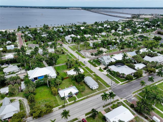 708 W OLYMPIA AVENUE, Punta Gorda, FL 33950
