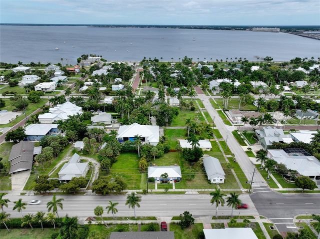 708 W OLYMPIA AVENUE, Punta Gorda, FL 33950