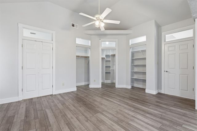 307 Pin Oak CT, Mountain City, TX 78610