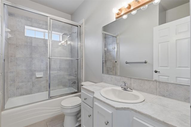 307 Pin Oak CT, Mountain City, TX 78610