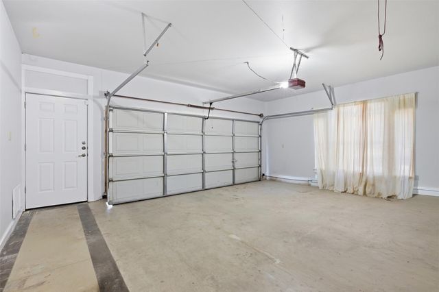 307 Pin Oak CT, Mountain City, TX 78610