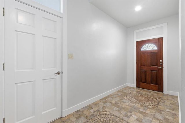 307 Pin Oak CT, Mountain City, TX 78610