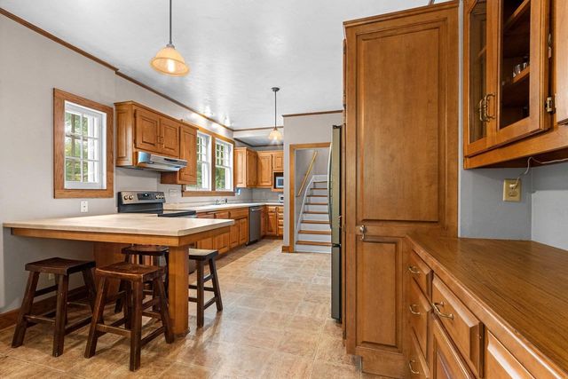 1115 S MONROE AVENUE, Green Bay, WI 54301