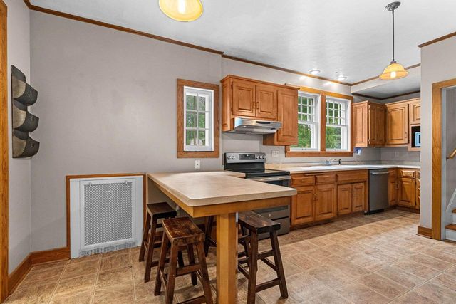 1115 S MONROE AVENUE, Green Bay, WI 54301