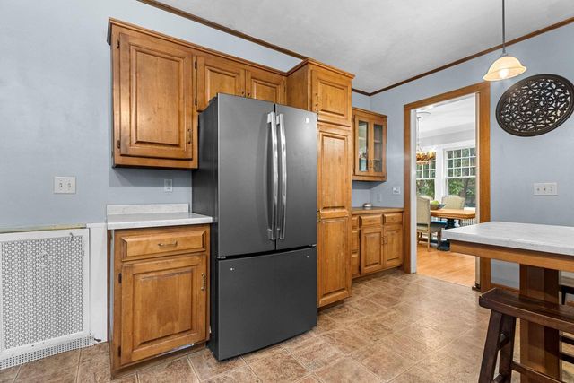 1115 S MONROE AVENUE, Green Bay, WI 54301