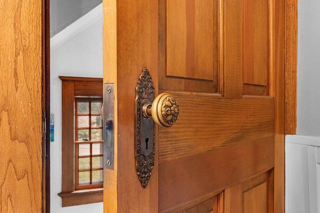 1115 S MONROE AVENUE, Green Bay, WI 54301