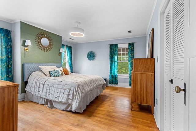 1115 S MONROE AVENUE, Green Bay, WI 54301