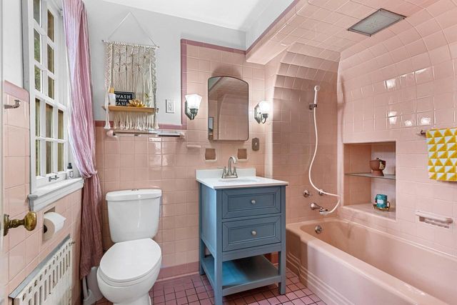 1115 S MONROE AVENUE, Green Bay, WI 54301