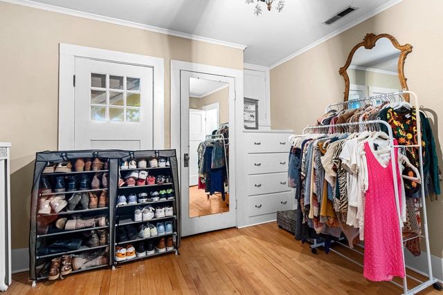 1115 S MONROE AVENUE, Green Bay, WI 54301