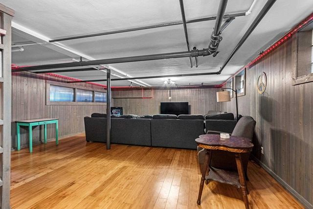 1115 S MONROE AVENUE, Green Bay, WI 54301