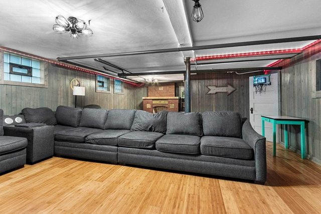 1115 S MONROE AVENUE, Green Bay, WI 54301