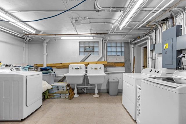 1115 S MONROE AVENUE, Green Bay, WI 54301