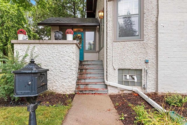 1115 S MONROE AVENUE, Green Bay, WI 54301