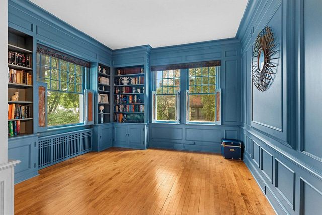 1115 S MONROE AVENUE, Green Bay, WI 54301