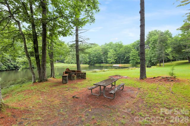 154 Hondah Boulevard, Brevard, NC 28712