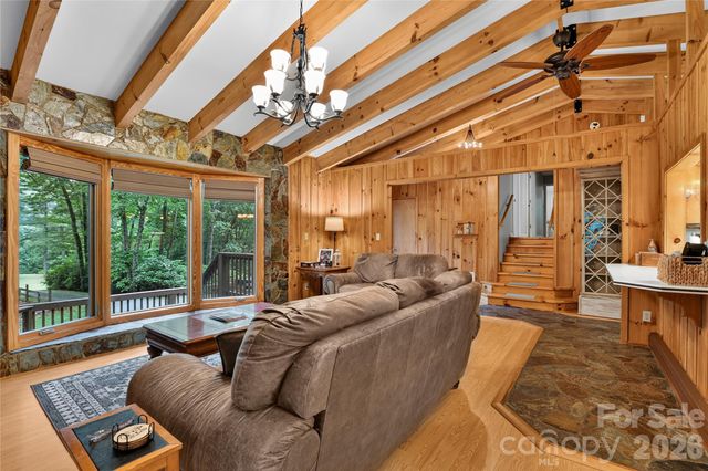 154 Hondah Boulevard, Brevard, NC 28712