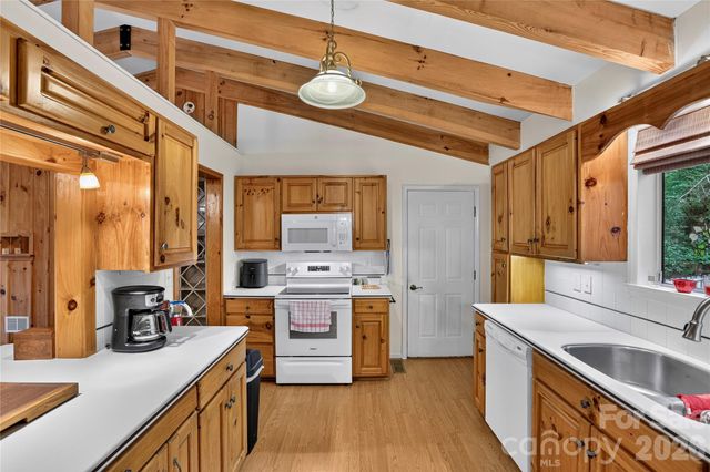 154 Hondah Boulevard, Brevard, NC 28712