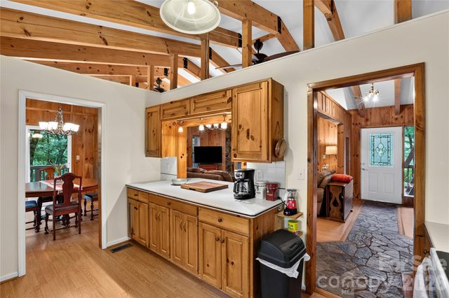 154 Hondah Boulevard, Brevard, NC 28712