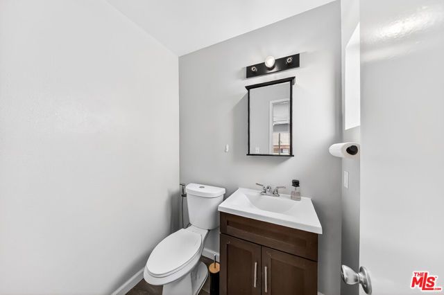 7320 Lennox Avenue F7, Van Nuys (los Angeles), CA 91405