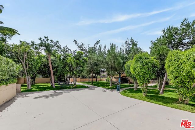 7320 Lennox Avenue F7, Van Nuys (los Angeles), CA 91405