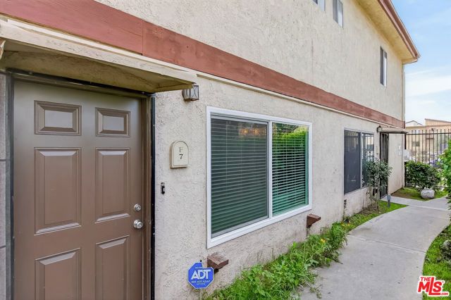 7320 Lennox Avenue F7, Van Nuys (los Angeles), CA 91405