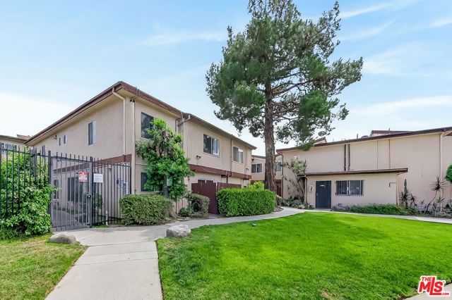 7320 Lennox Avenue F7, Van Nuys (los Angeles), CA 91405
