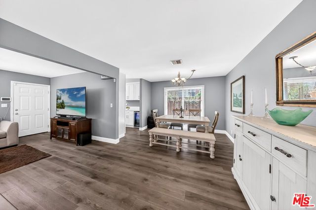 7320 Lennox Avenue F7, Van Nuys (los Angeles), CA 91405