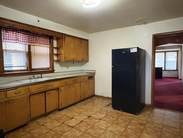 8153 S Marquette Avenue, Chicago, IL 60617