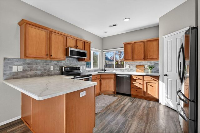 2217 NW Cedar Avenue, Redmond, OR 97756