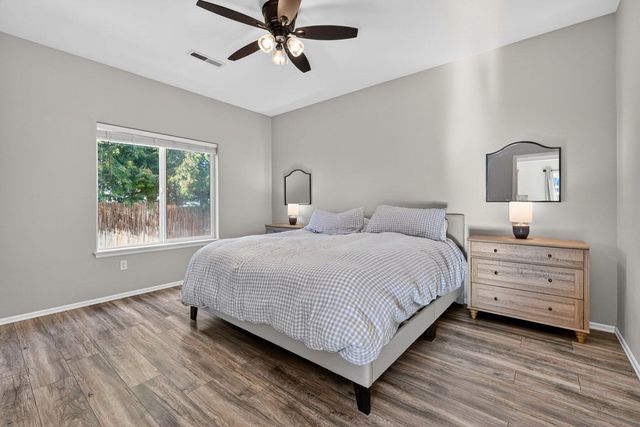 2217 NW Cedar Avenue, Redmond, OR 97756