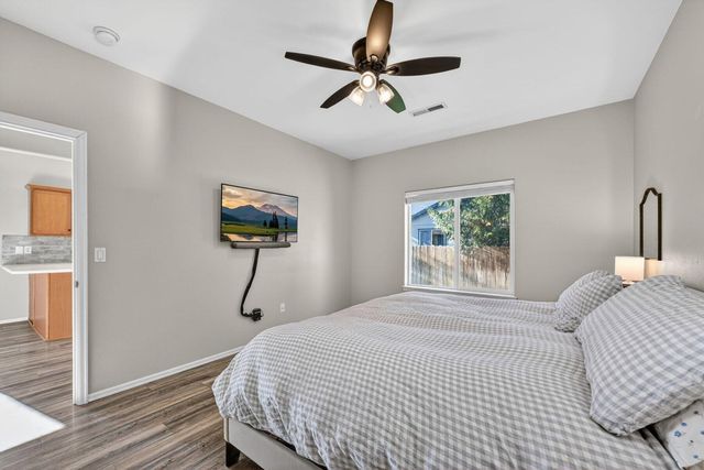 2217 NW Cedar Avenue, Redmond, OR 97756