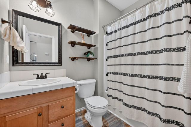 2217 NW Cedar Avenue, Redmond, OR 97756