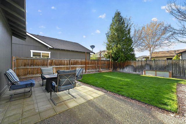2217 NW Cedar Avenue, Redmond, OR 97756