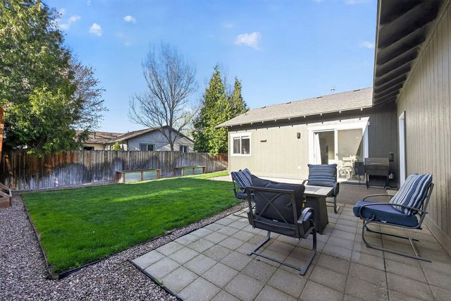 2217 NW Cedar Avenue, Redmond, OR 97756