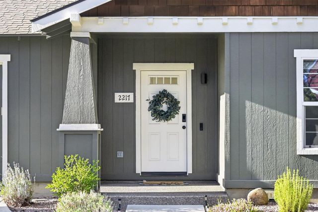 2217 NW Cedar Avenue, Redmond, OR 97756