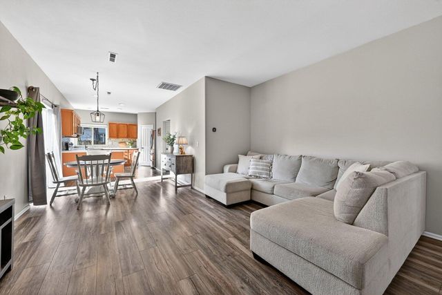 2217 NW Cedar Avenue, Redmond, OR 97756