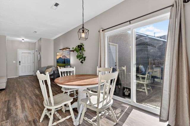 2217 NW Cedar Avenue, Redmond, OR 97756