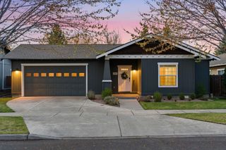 2217 NW Cedar Avenue, Redmond, OR 97756