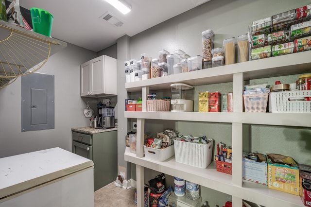 55 County Road 2287, Cleveland, TX 77327