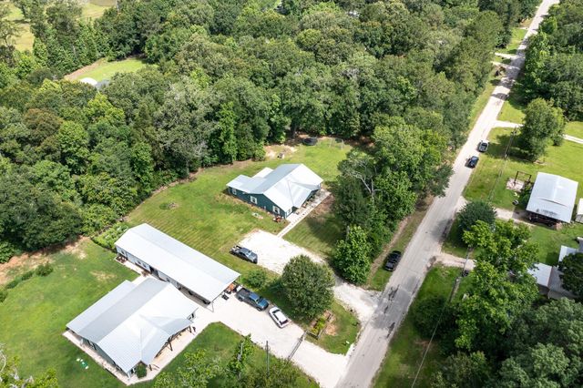 55 County Road 2287, Cleveland, TX 77327