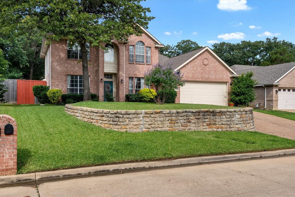 2406 Forest Park Circle, Mansfield, TX 76063