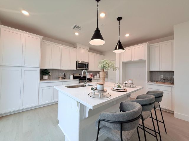 10045 Pixley Ct, Roseville, CA 95747