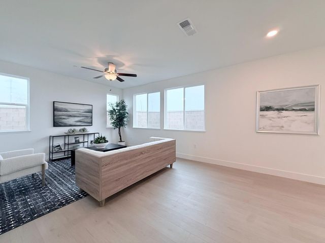 10045 Pixley Ct, Roseville, CA 95747