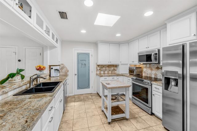 803 Mariner, Lakeway, TX 78734