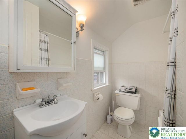 115 2nd Street, Catasauqua Boro, PA 18032