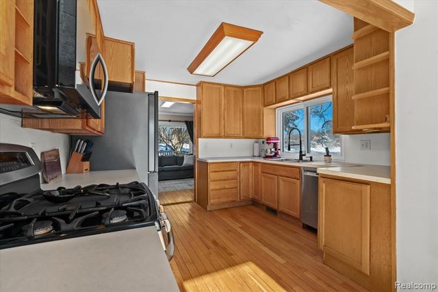 3901 Lone Tree Road, Milford, MI 48380