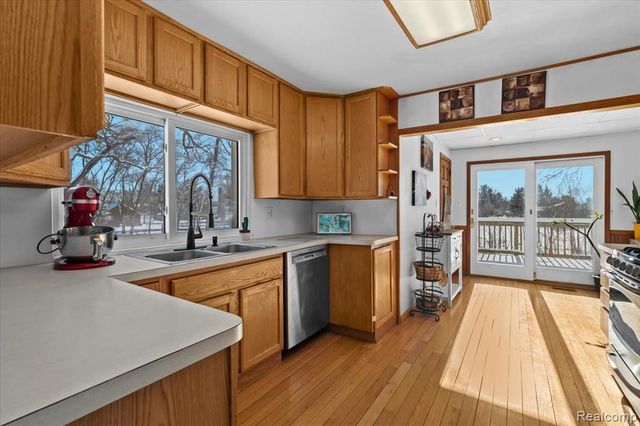 3901 Lone Tree Road, Milford, MI 48380