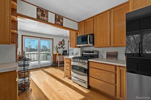 3901 Lone Tree Road, Milford, MI 48380