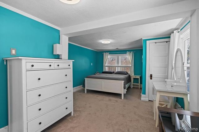 3901 Lone Tree Road, Milford, MI 48380