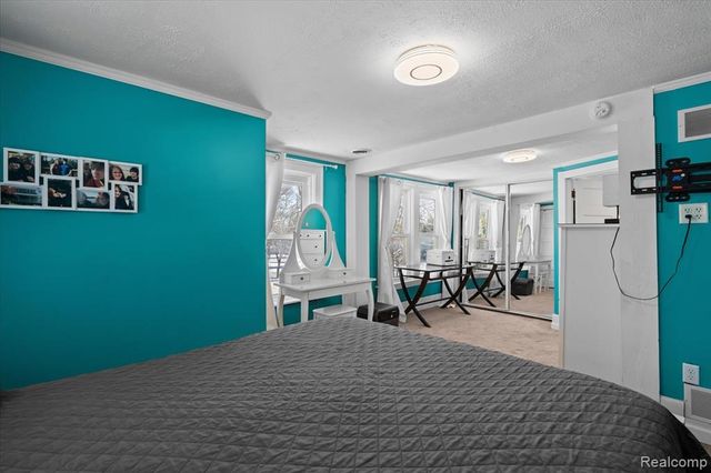 3901 Lone Tree Road, Milford, MI 48380